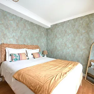 Apartment With Private Terrace & Car Garage, Lisbon
